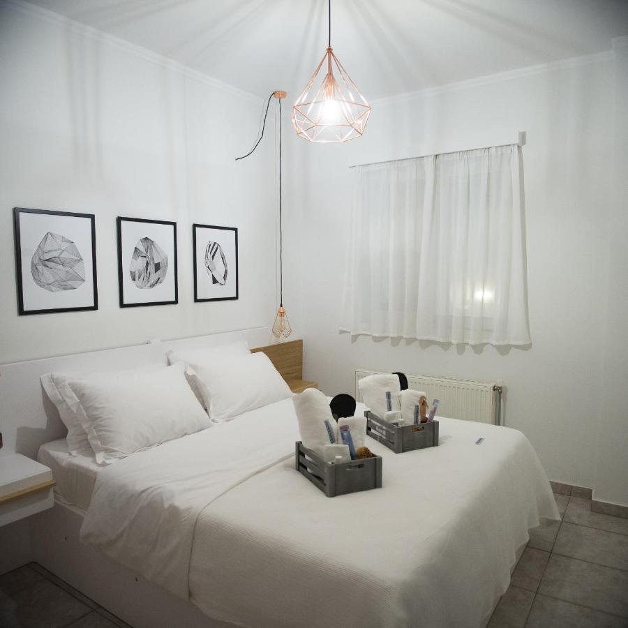 Chrisandro Apartments Athena Bagian luar foto